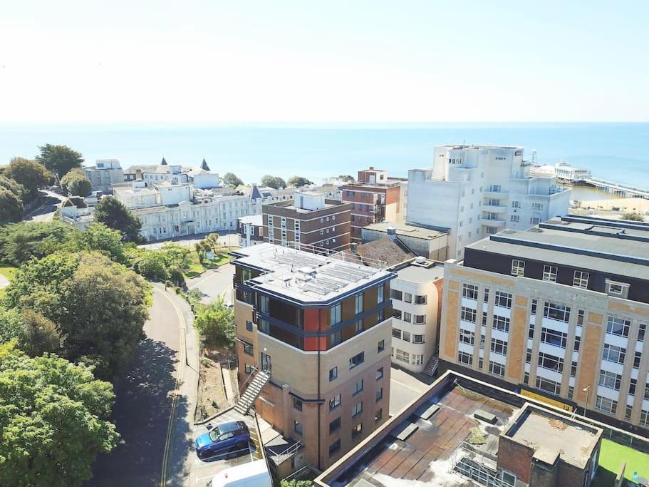 The Pad By The Beach Penthouse Apartment With Sunset And City Views Μπόρνμουθ Εξωτερικό φωτογραφία