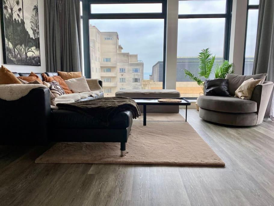 The Pad By The Beach Penthouse Apartment With Sunset And City Views Μπόρνμουθ Εξωτερικό φωτογραφία