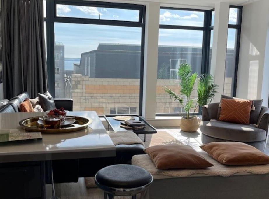 The Pad By The Beach Penthouse Apartment With Sunset And City Views Μπόρνμουθ Εξωτερικό φωτογραφία